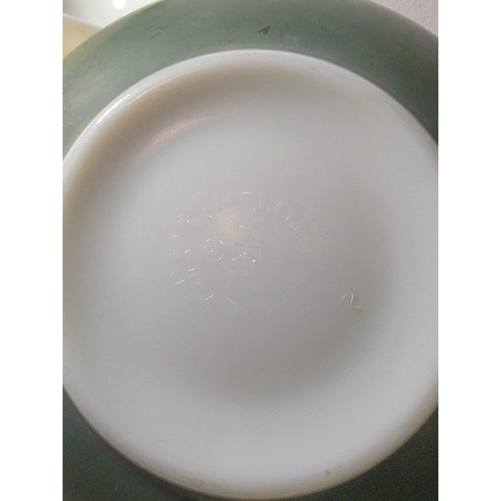 Vintage‎ Pyrex Cinderella Mixing Bowls Set 2 Verde Green 444 Yellow 442 AS IS
